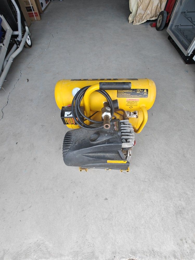 DeWalt Portable Air Compressor With 50 ft Air Hose