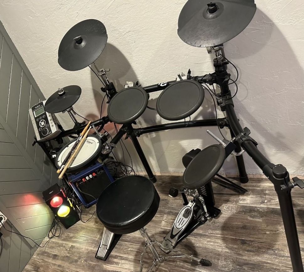 Roland td9 v2.o v-drum set 5pc