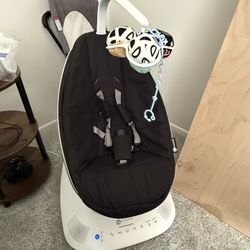 4Moms Mamaroo Swing
