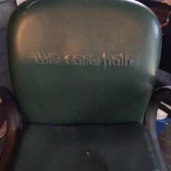 Barber Chair With Table. 