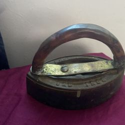 Antique Mrs Potts Sad Iron