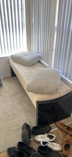 Modern Upholstered Bench with Dark Base
