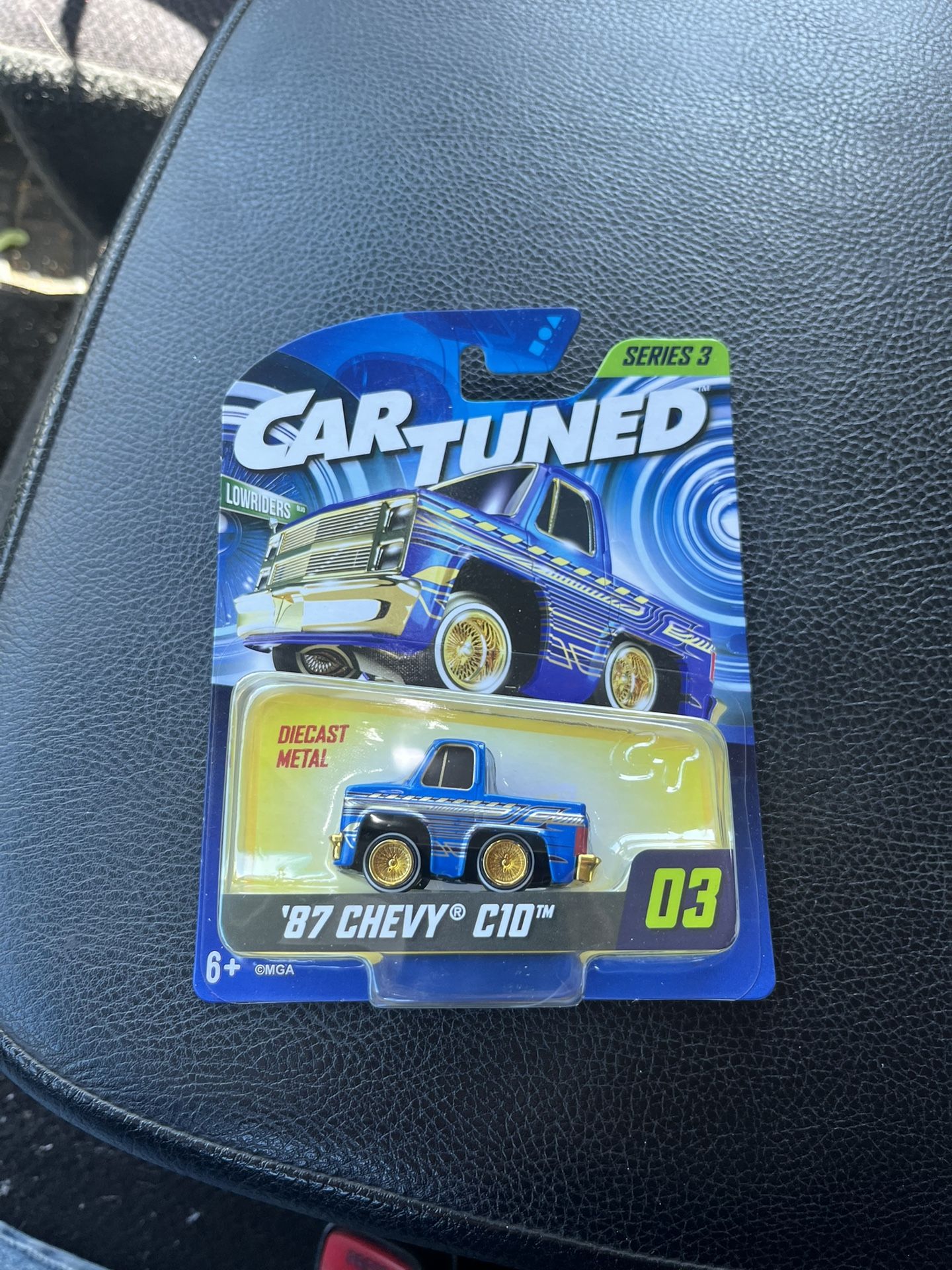 Car Tuned Lowriders Series 3. 87 Chevy C10 #3