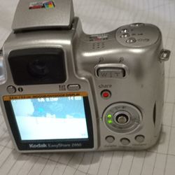 Kodak Camera Easyshare Z650 10x Zoom 6.1 Megapixeles