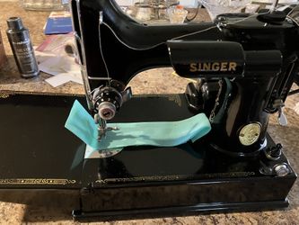 Singer Feather Weight Seeing Machine