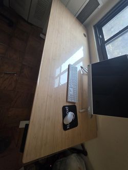 Standing Desks
Jarvis Bamboo Standing Desk