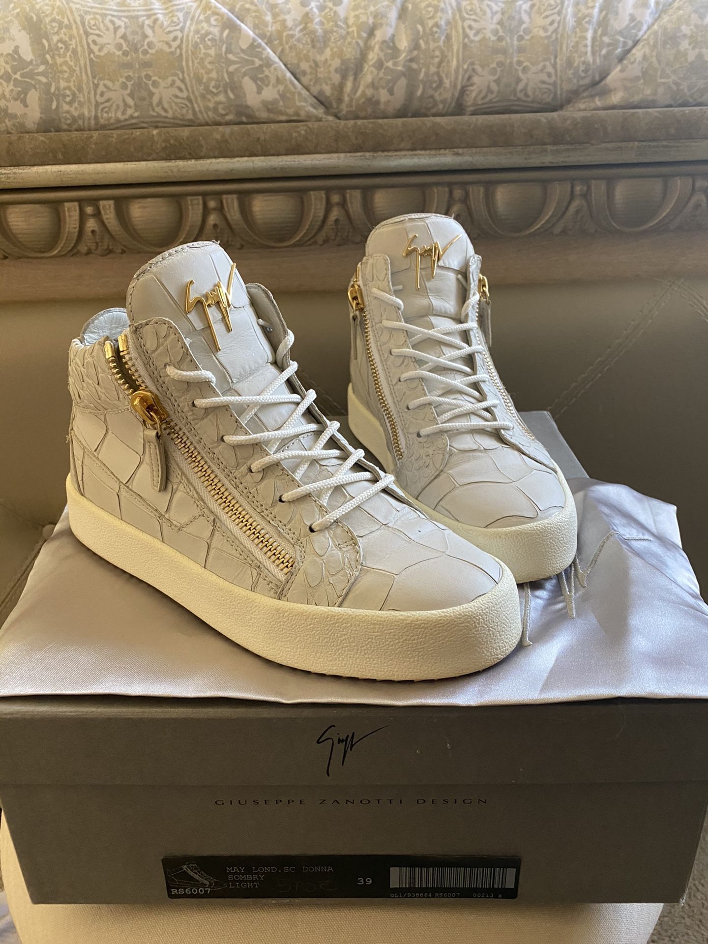 giuseppe zanotti sneakers size 39