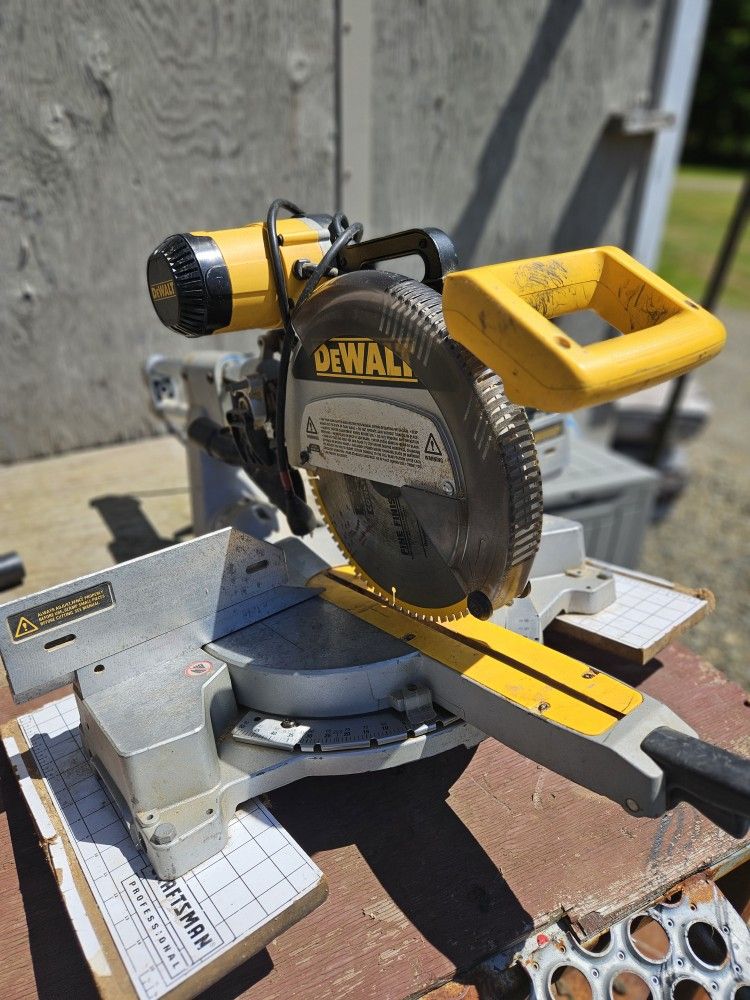 Dewalt 12" Miter Saw With Miter Stand