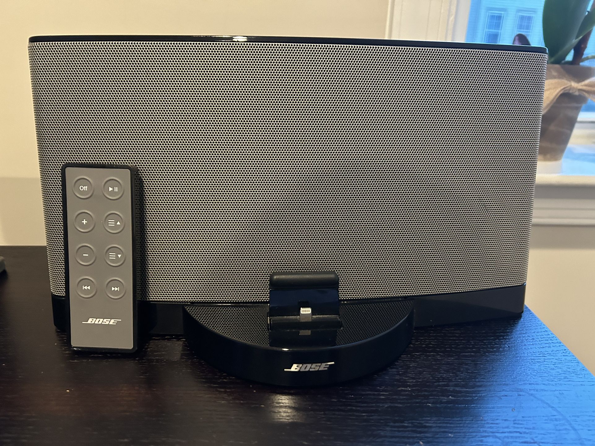 Bose SoundDock Series III w/ OEM Remote & Power Cord