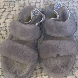 UGG “Oh Yeah Slippers” Grey/Purple Womans Size 10, Mens 8 * Elastic Stap On Back * Slight Platform
