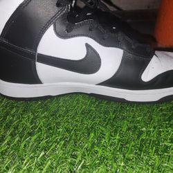 Panda dunks high tops (excellent condition)