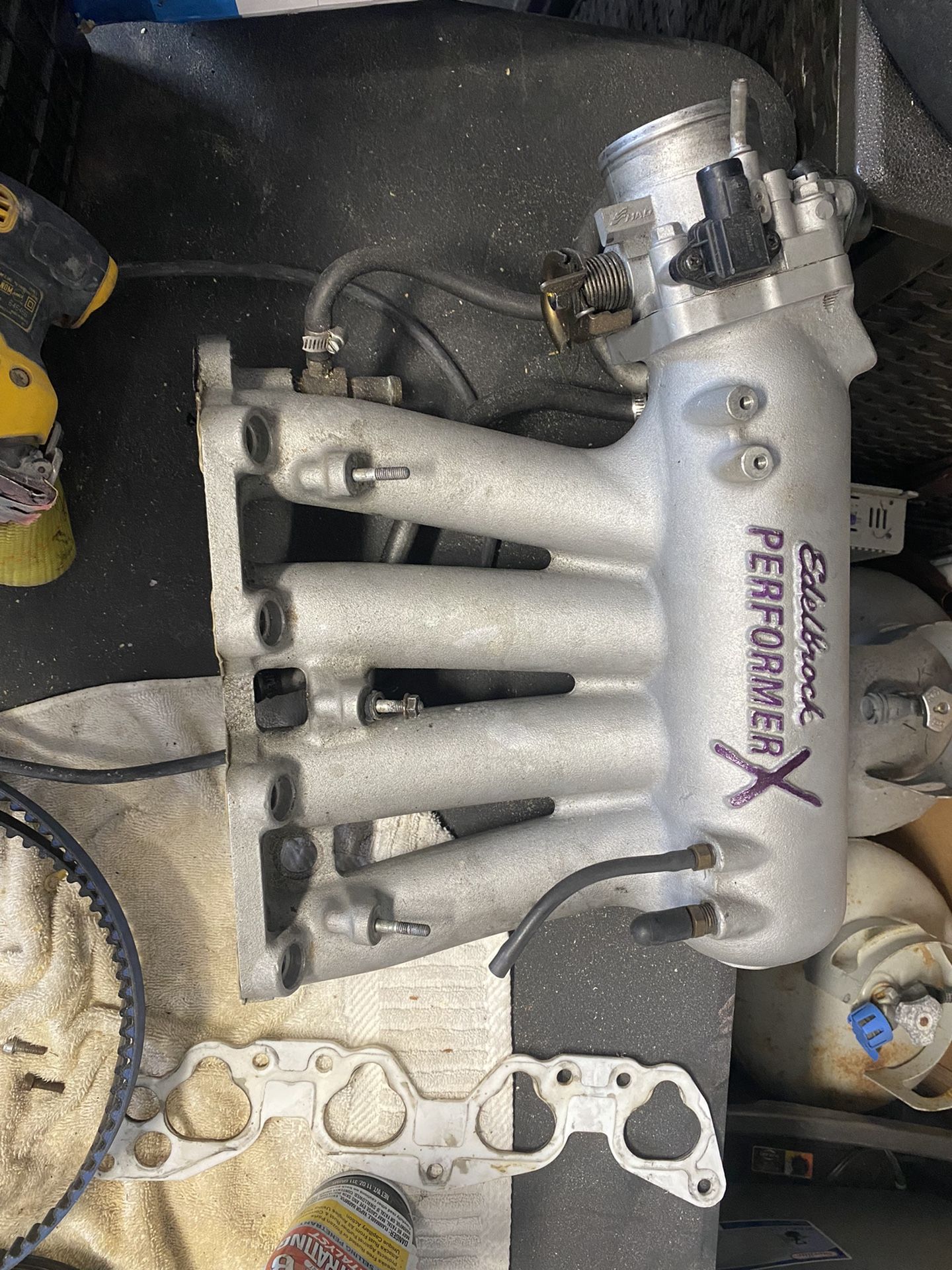 D16Z6 Edelbrock Performer X Intake Manifold 