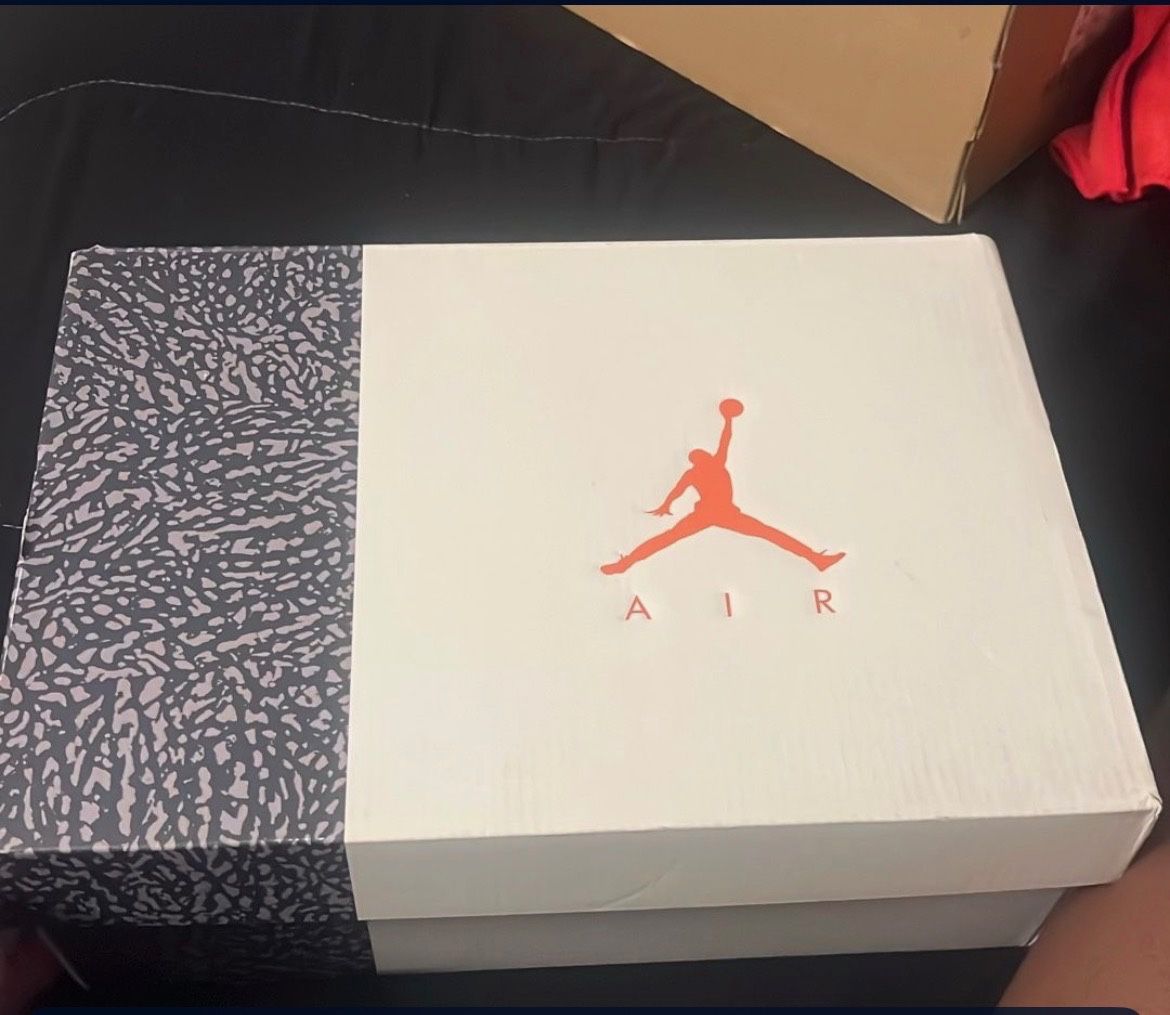 Women's Jordan 3 Retro Size 5.5 