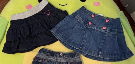 Skirts 3T Girls like new.