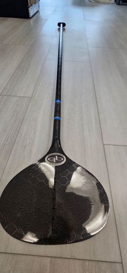 Quick blade Stingray race paddle for SUP (stand up paddle) full carbon.