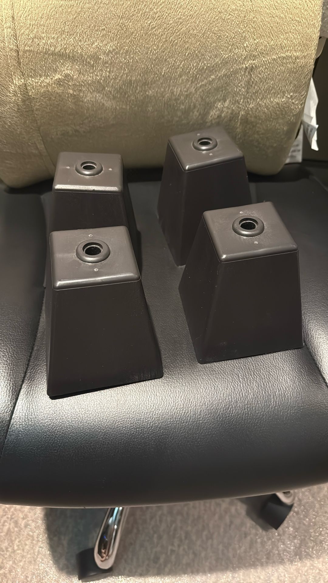 4 Pyramid Style 4.5 Inch Leg for Sofas and Recliners