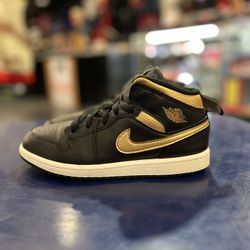 Kids Nike Air Jordan 1 Mid Black Gold Size 3Y PS