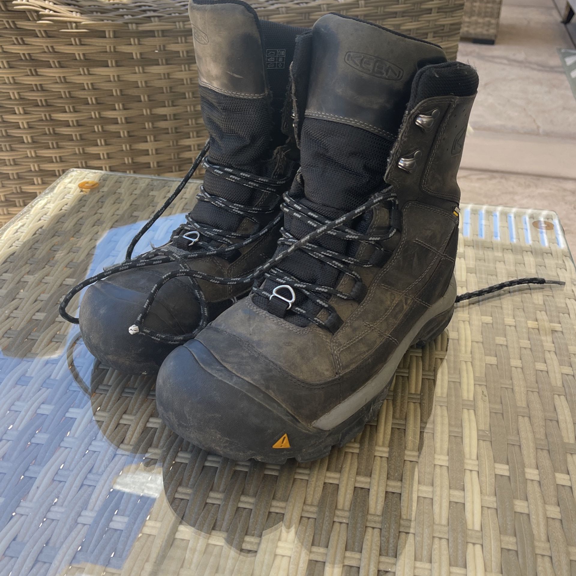 Hiking Boots Size 9men