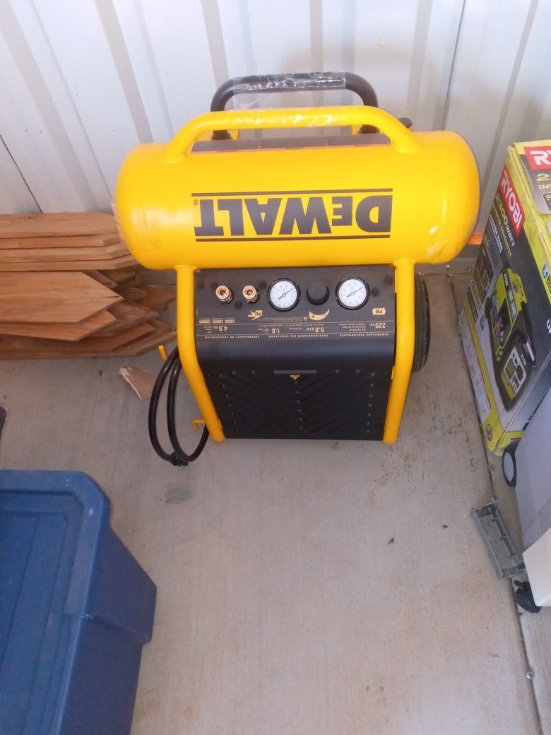 dewalt air compressor 225psi 4.5 gallon