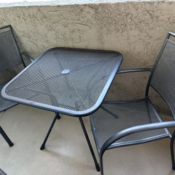 Metal Patio Bistro Set – Table & 2 Chairs – Excellent Condition
