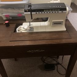 Singer 2000 Sewing Machine