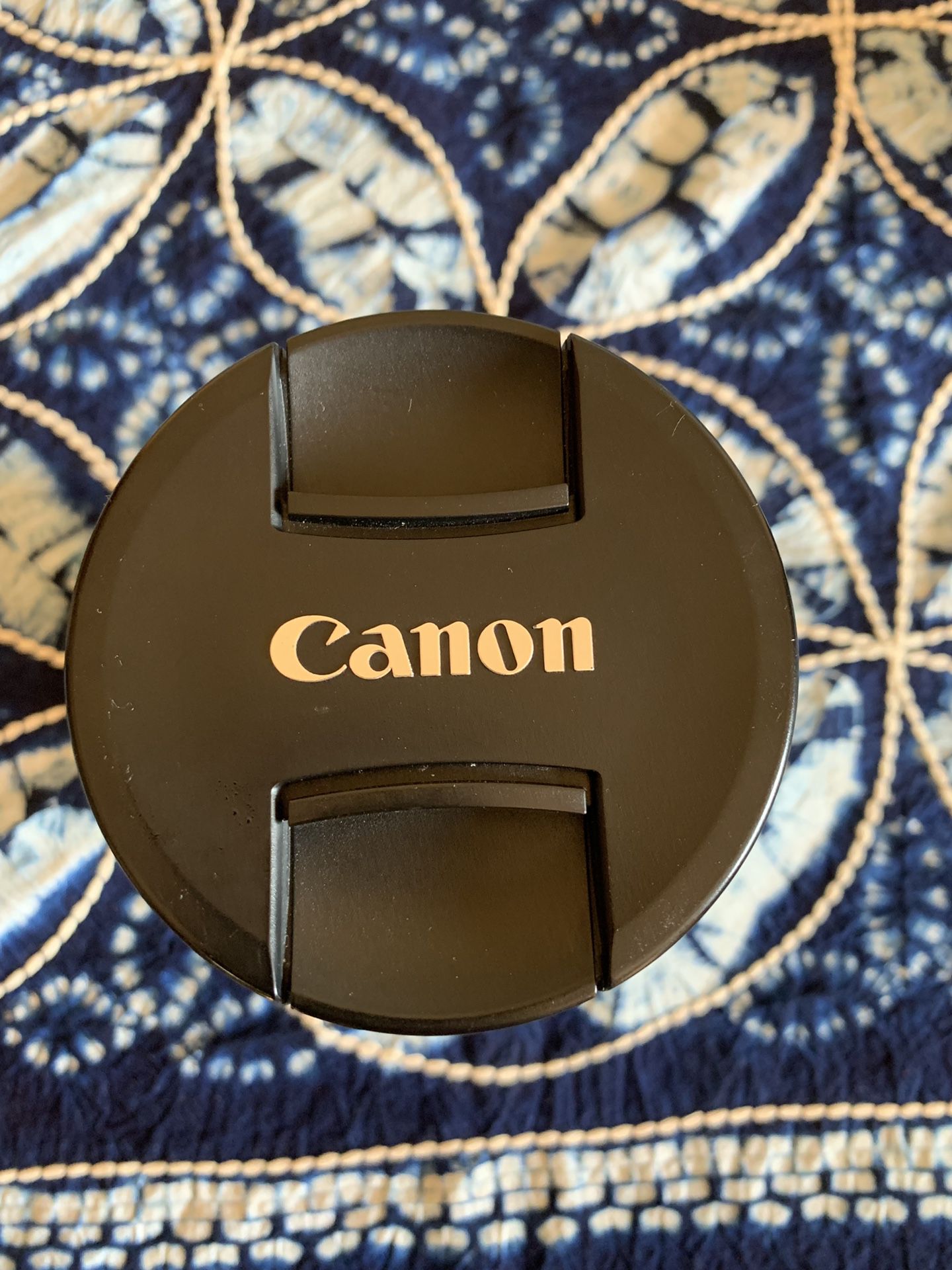 Canon wide angle zoom lens