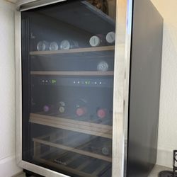 Frigidaire Wine Cooler 38 Botellas 2 Zonas (Acero Inox) FFWC3822QS