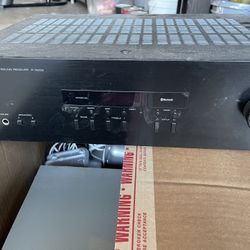 Yamaha R-s202 sound receiver and Pioneer home theater system / Sound Bar