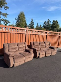 Ashley Furniture Reclining Sofa & Loveseat Set – Manual Recliners