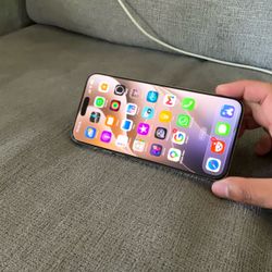 Apple iPhone 15 Pro Max 256GB UNLOCKED 99% battery