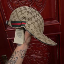 Gucci GG Canvas Baseball Hat With Web