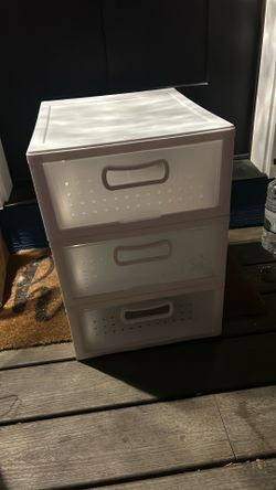 3 Stackable Drawers 