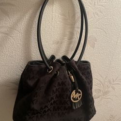 New Michael Kors purse in perfect condition
