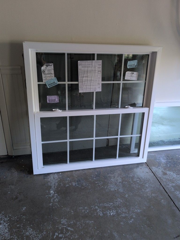 Double Hung Window With Full Screen New!!