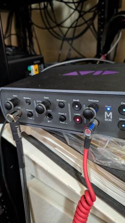 Avid Mbox 3 USB Audio Interface – Recording, Microphone, Guitar & MIDI