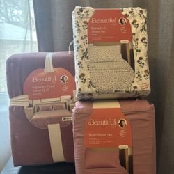 Beautiful Queen Size Bedding Bundle 