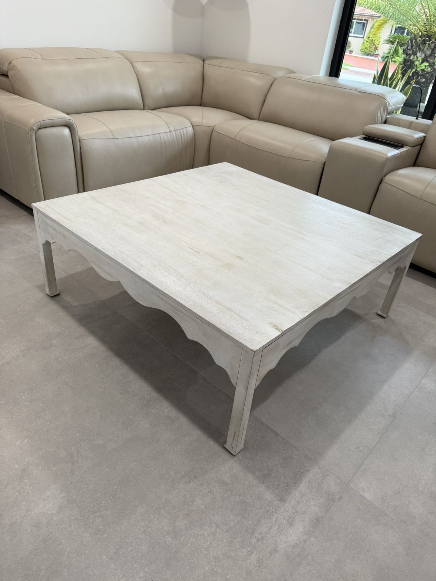 Vendo Coffee Table