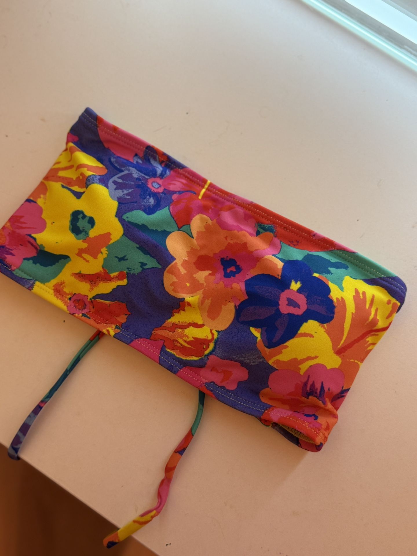 Strapless bikini top