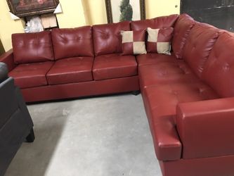 🎁 Red pleather sectional 🎁 Floor model item - JORDAN HOME 🏡 FURNITURE 👑