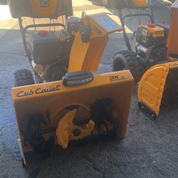 Mower club cadet snowblower, new 28 or 32 and three stage