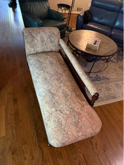 Chaise lounge chair/ Fainting chair