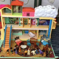 Encanto Casita With Accessories 