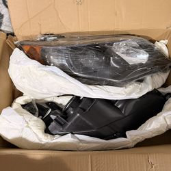 2012 TOYOTA CAMRY SET OF HEADLIGHTS