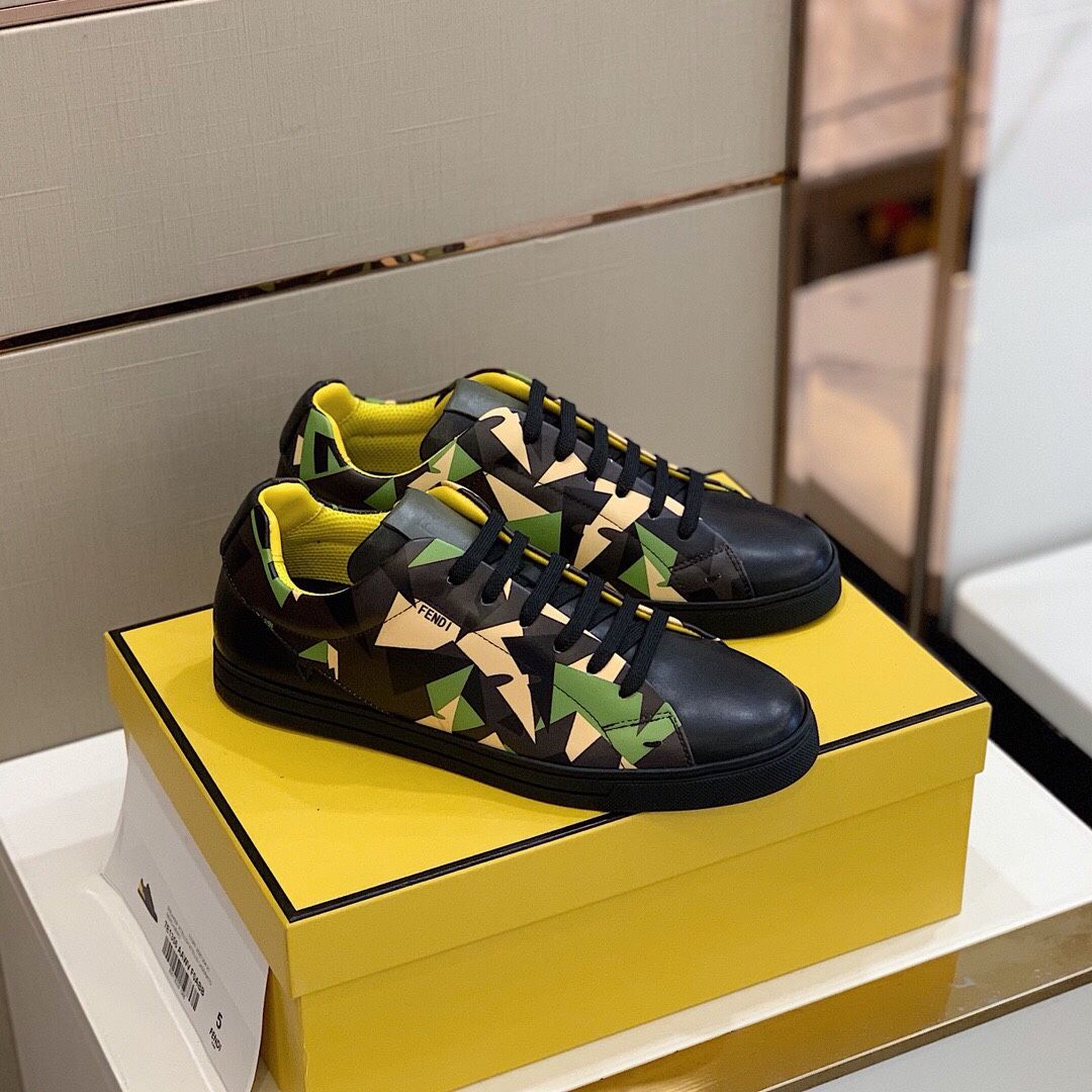 Fendi Men’s Sneaker With Box New