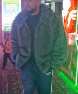 Faux Fur Coat Size ( L )