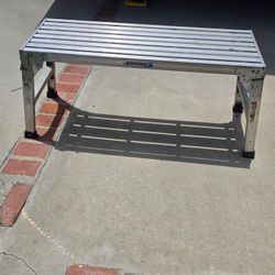Warner Collapasable Stand