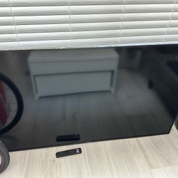 65” Hisense tv 