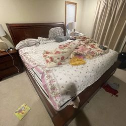 4 Pieces King Size Bedroom Set