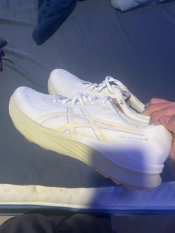Asiks Cream/Offwhite BRAND NEW UNWORN