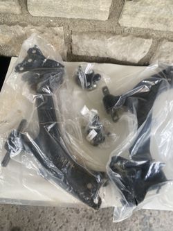 Honda CR-V Lower Control Arms & Ball Joints